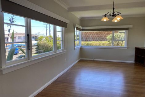 Photo of property in 3 Maratahu Street, Westown, New Plymouth, 4310