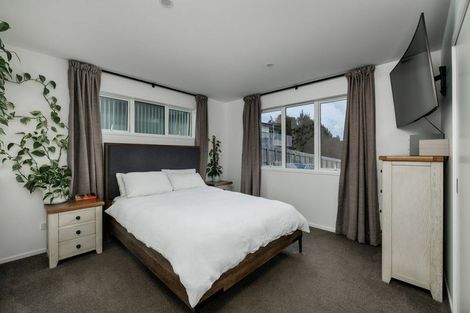 Photo of property in 12a Waterview Place, Haruru, 0204