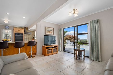 Photo of property in 33 Renoir Street, West Harbour, Auckland, 0618