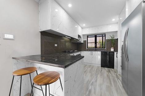 Photo of property in Oakwood Manor, 608c Massey Road, Mangere, Auckland, 2022