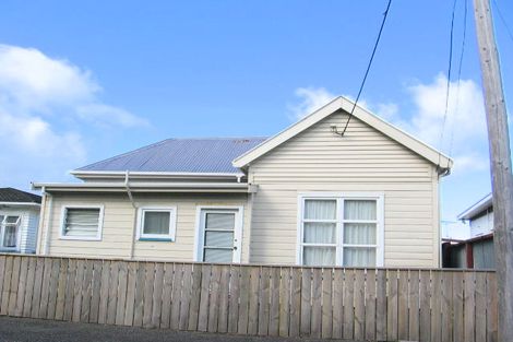 Photo of property in 17 East Street, Petone, Lower Hutt, 5012