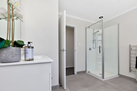 Photo of property in 15 Downer Access Road, Kaukapakapa, 0873