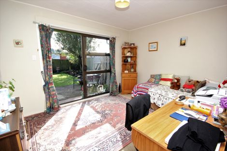 Photo of property in 2/83 Roberta Drive, Somerfield, Christchurch, 8024