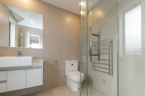 Photo of property in 2 Azzurro Way, Flat Bush, Auckland, 2019