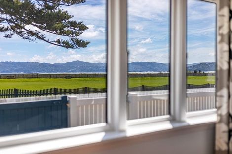 Photo of property in 57 Marine Parade, Eastbourne, Lower Hutt, 5013