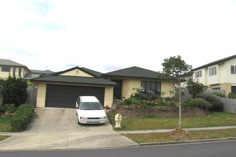 Photo of property in 71 Bluebird Crescent, Unsworth Heights, Auckland, 0632