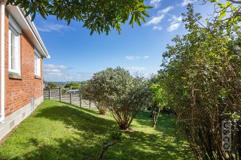 Photo of property in 16 Karaka Street, Helensville, 0800