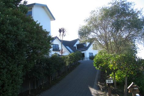 Photo of property in 18 Marguerita Place, West Harbour, Auckland, 0618