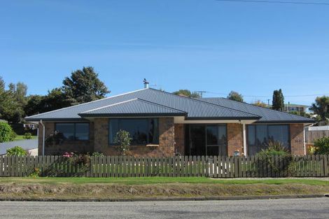 Photo of property in 64 Peel Street, Geraldine, 7930