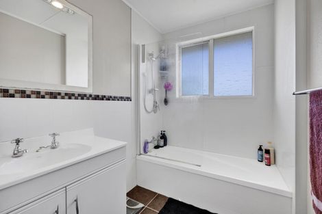 Photo of property in 17 Suther Street, Waverley, 4510