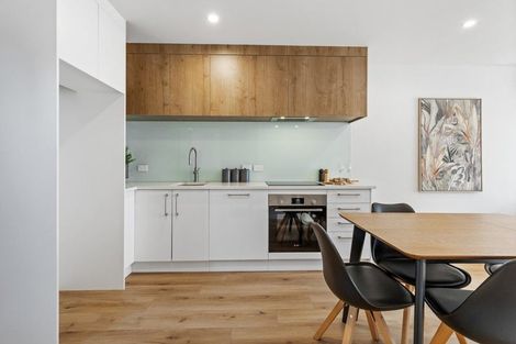 Photo of property in 4/21 Divich Avenue, Te Atatu South, Auckland, 0610