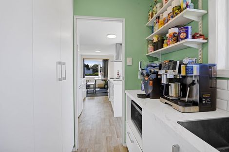 Photo of property in 6 Camellia Avenue, Bell Block, New Plymouth, 4312