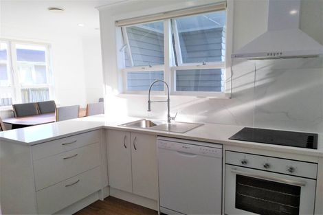 Photo of property in 42 Woodford Avenue, Henderson, Auckland, 0610