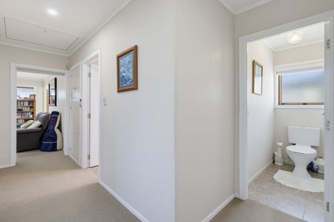 Photo of property in 2/18 Glengowan Place, Conifer Grove, Takanini, 2112