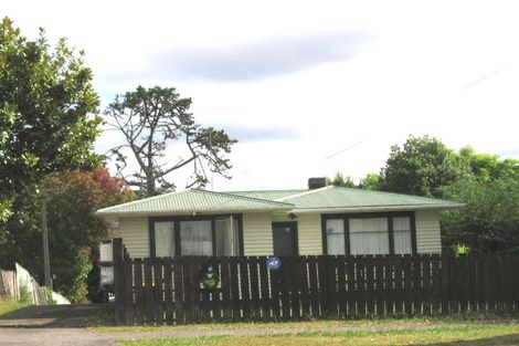 Photo of property in 2/16 Sabulite Road, Kelston, Auckland, 0602