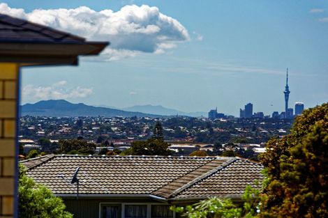 Photo of property in 4136a Great North Road, Glendene, Auckland, 0602