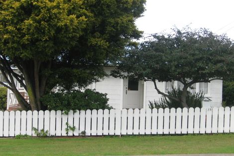 Photo of property in 15 Albert Street, Papakura, 2110