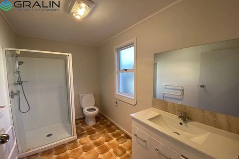 Photo of property in 27 Rimu Street, New Lynn, Auckland, 0600