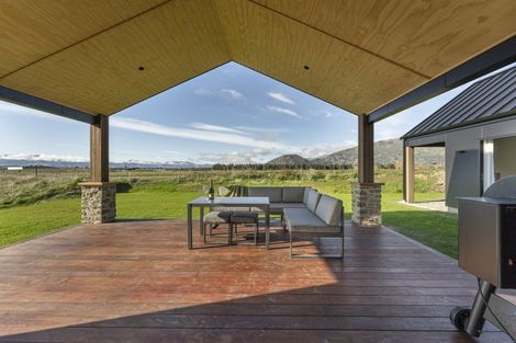 Photo of property in 18 Marjon Drive, Wanaka, 9305