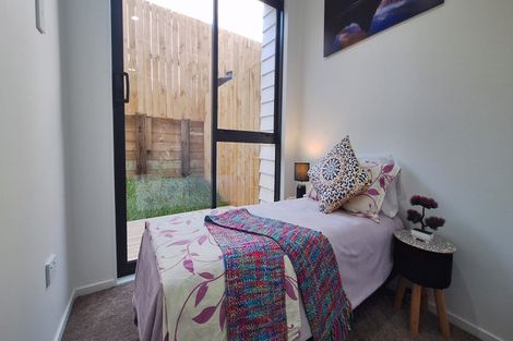 Photo of property in 21e Laura Street, Kelston, Auckland, 0602