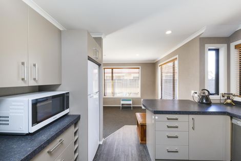 Photo of property in 5 Angelina Way, Kelvin Grove, Palmerston North, 4414