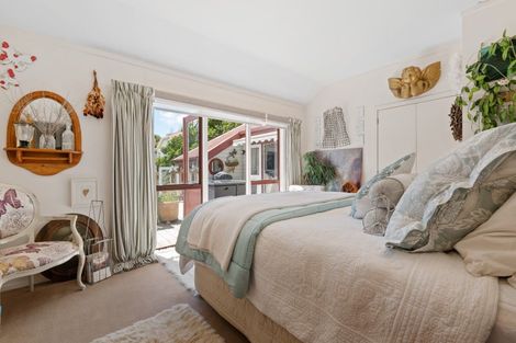 Photo of property in 75 Morley Street, New Plymouth, 4310