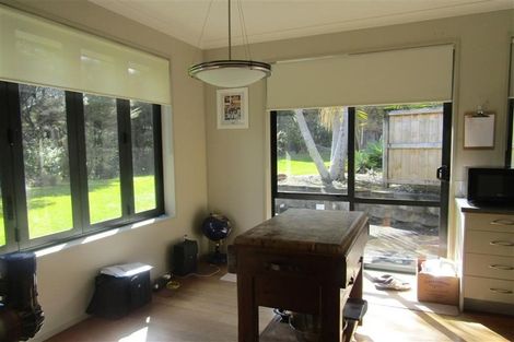 Photo of property in 337 Glenvar Road, Long Bay, Auckland, 0630