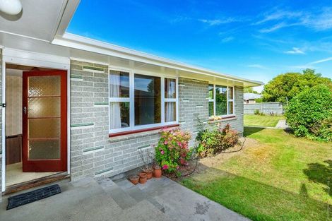 Photo of property in 19 Ashgrove Street, Rangiora, 7400