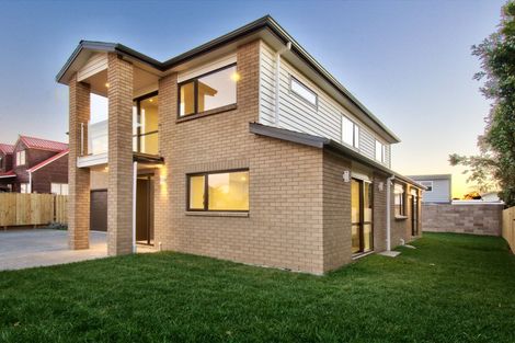 Photo of property in 4136a Great North Road, Glendene, Auckland, 0602