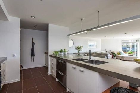 Photo of property in Piermont Apartments, 1b/82 Cable Street, Te Aro, Wellington, 6011