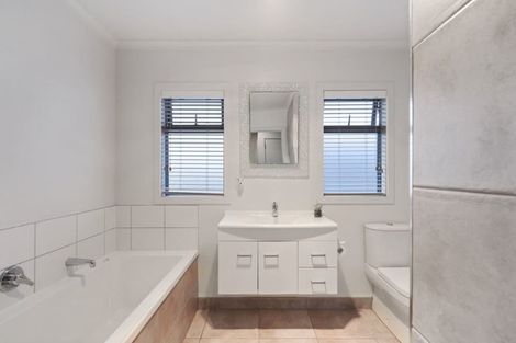 Photo of property in 23 Pukeko Way, Kinloch, Taupo, 3377