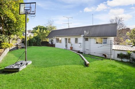 Photo of property in 2/99 Oaktree Avenue, Browns Bay, Auckland, 0630