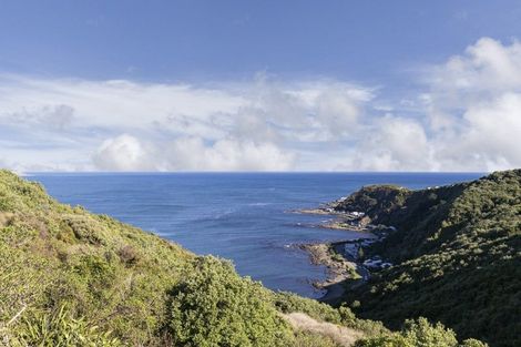 Photo of property in 2b Paratu Way, Strathmore Park, Wellington, 6022