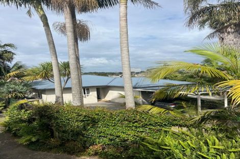 Photo of property in 1/25 Wolsley Avenue, Milford, Auckland, 0620