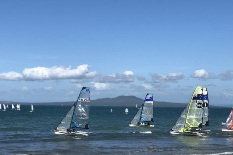 Photo of property in 2/19 Churchill Road, Murrays Bay, Auckland, 0630