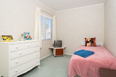 Photo of property in 33 Maurice Borich Place, Henderson, Auckland, 0610