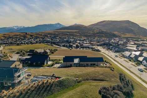 Photo of property in 48 Cunninghams Drive, Jacks Point, Queenstown, 9371