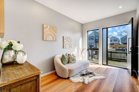 Photo of property in 9 Tiller Street, Hobsonville, 0616