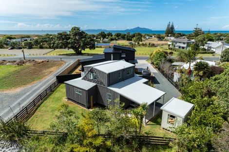 Photo of property in 806 Cove Road, Waipu, 0582