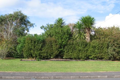 Photo of property in 23 Graham Avenue, Te Atatu Peninsula, Auckland, 0610