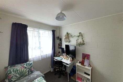 Photo of property in 31 Cumberland Street, Merrilands, New Plymouth, 4312