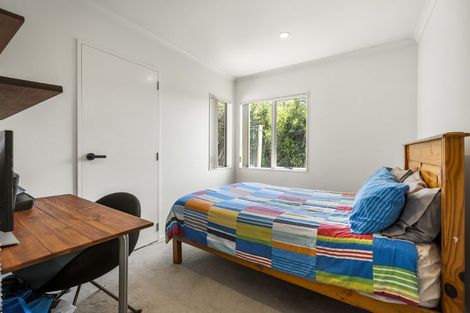 Photo of property in 60a Topliss Drive, Northcross, Auckland, 0632