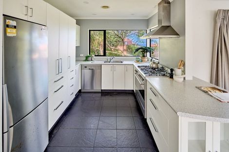 Photo of property in 22 Domanski Crescent, Owhiro Bay, Wellington, 6023