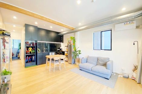 Photo of property in 1/165 Hobsonville Point Road, Hobsonville, Auckland, 0616