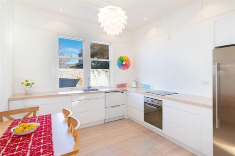 Photo of property in 27 Voelas Road, Lyttelton, 8082