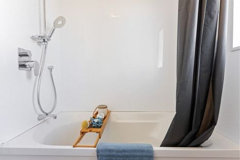 Photo of property in 25 Tobys Way, Waikanae Beach, Waikanae, 5036