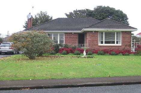 Photo of property in 17 Sunnyside Crescent, Papatoetoe, Auckland, 2025