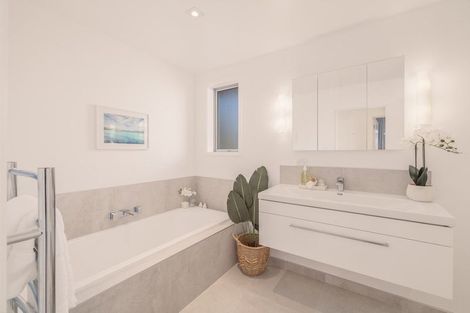 Photo of property in 23 Celia Street, Redcliffs, Christchurch, 8081