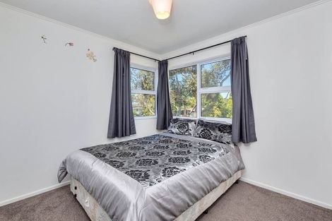 Photo of property in 31 Thornlow Street, Glendene, Auckland, 0602