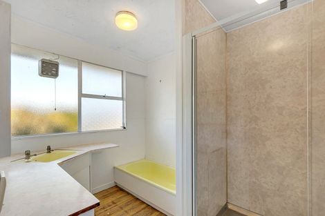 Photo of property in 80 Kahu Road, Paremata, Porirua, 5024